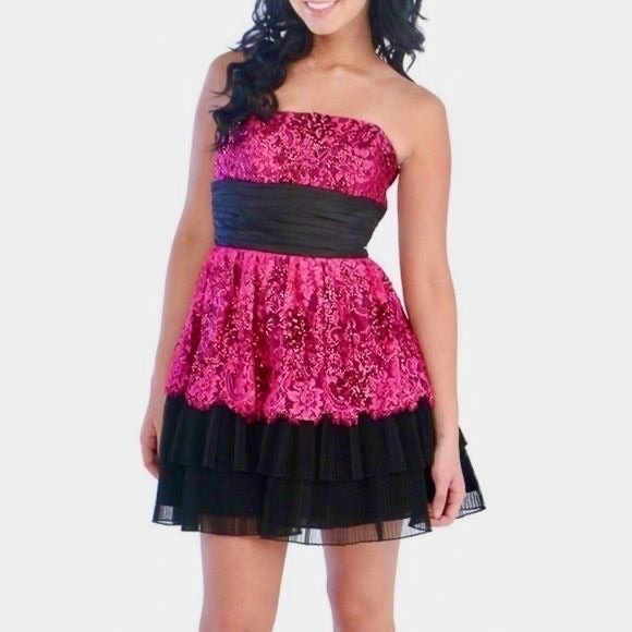 NWT Betsey Johnson Twinklebelle Sequin & Lace Tiered Strapless Dress | Size 4 - Picture 5 of 11
